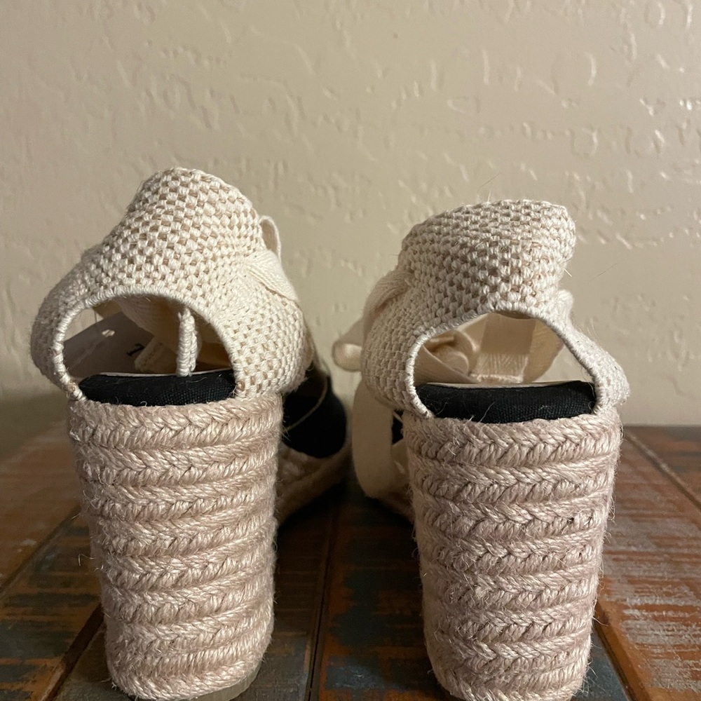 Stylish Black and Cream Espadrilles - Picture 3 of 9